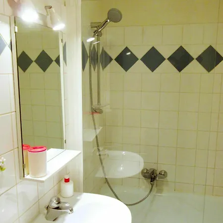 Rue Des Maroquins Apartment *